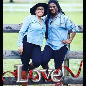 Meet your Posher, Gloria